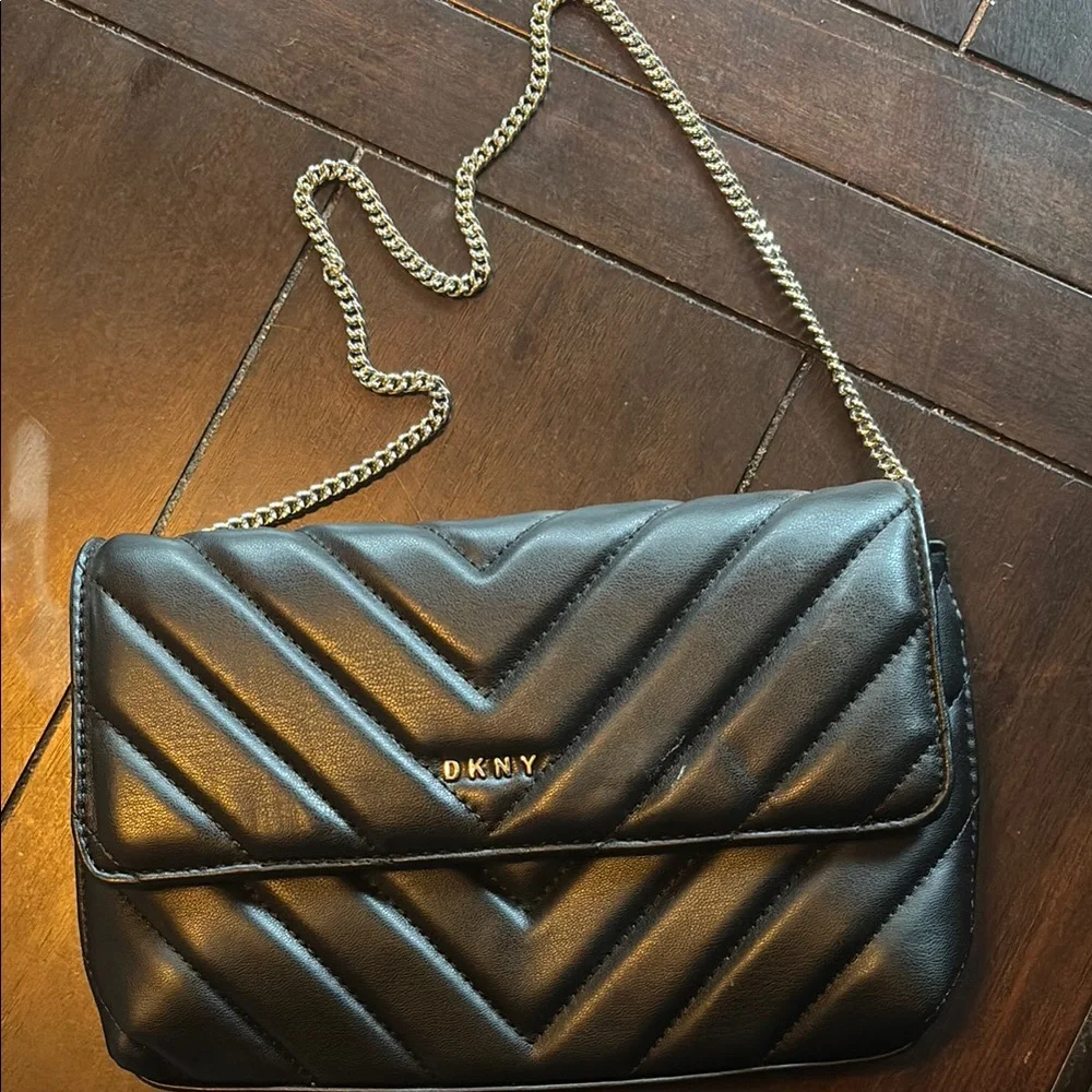 DKNY Black Quilted Chain Bag - Picture 1 of 4